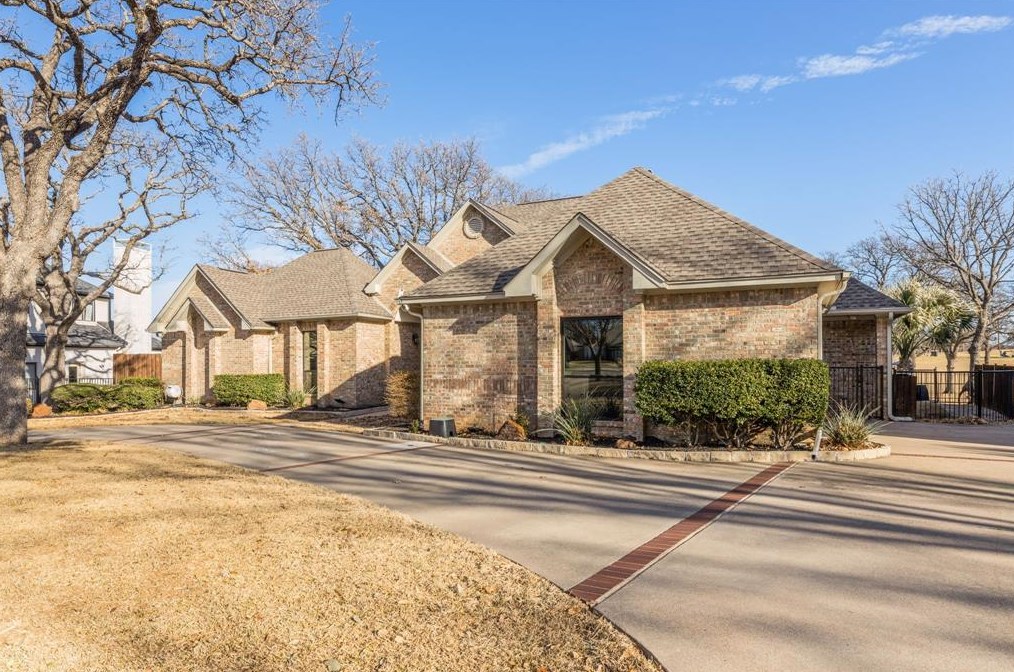1309 Woodlake Dr, Denton, TX 76210