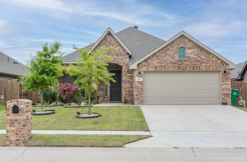 105 Old Spanish Trail, Waxahachie, TX 75167