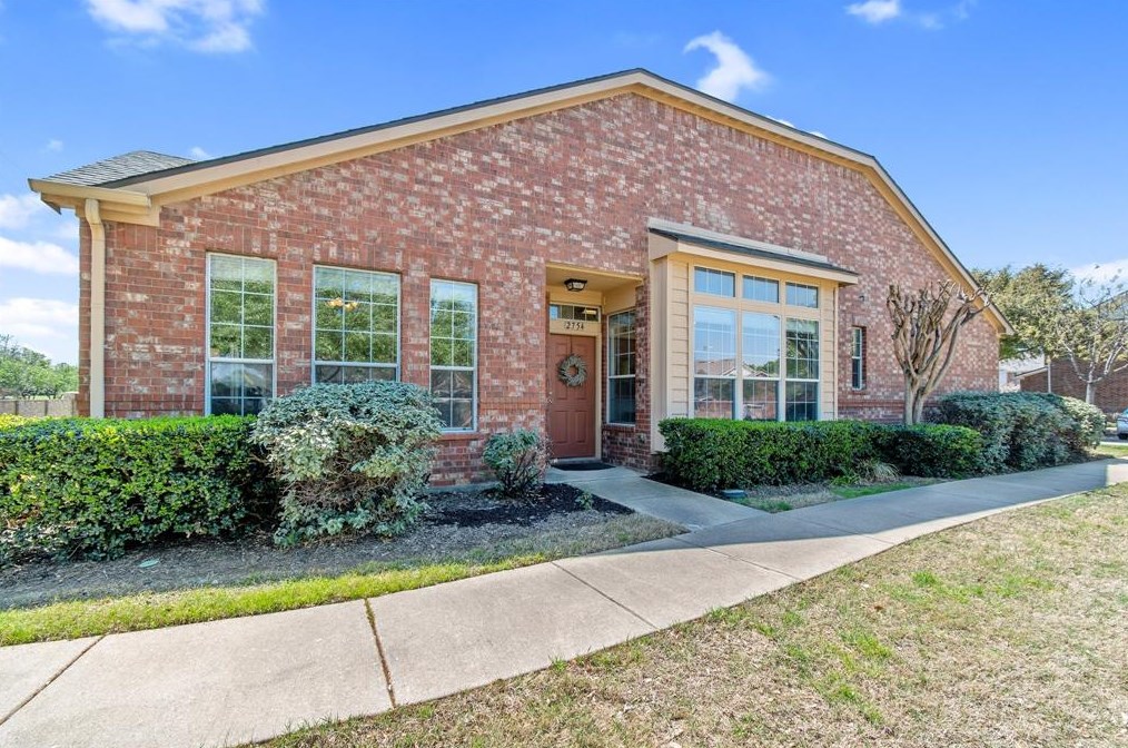 2754 Denali Park Dr, Grand Prairie, TX 75050-1309