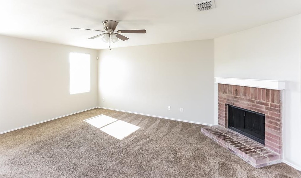 1018 Blackberry Trl, Lancaster, TX 75134