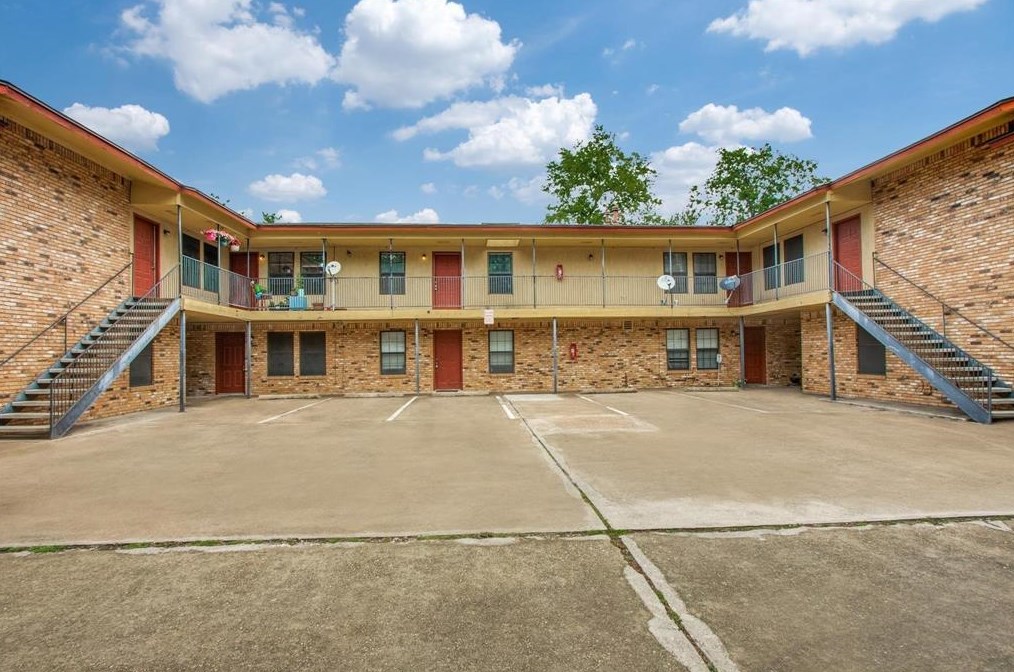1108 N Elm St #6, Denton, TX 76201