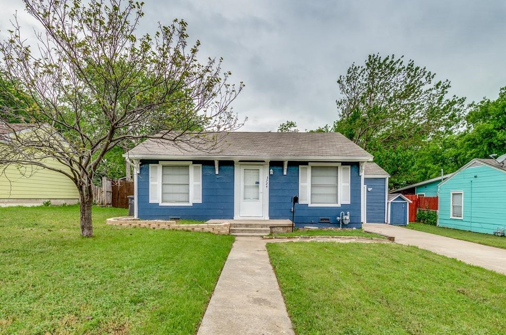 3724 Marks Pl, Fort Worth, TX 76116