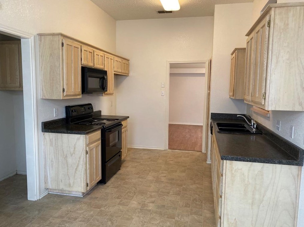 1405 Gainsborough Way, Fort Worth, TX 76134