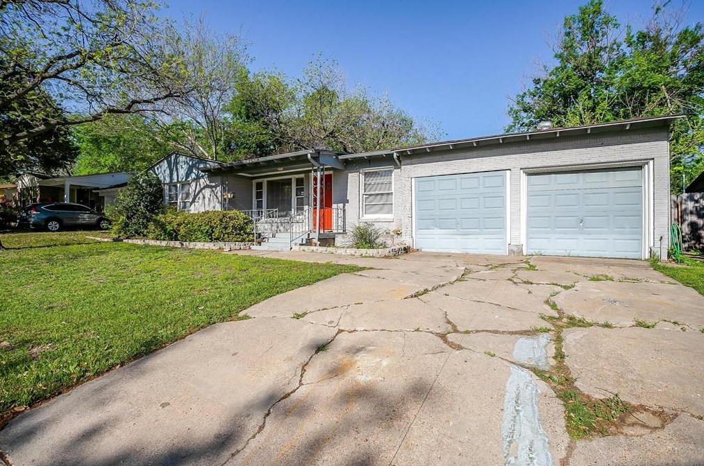 4744 Staples Ave, Fort Worth, TX 76133
