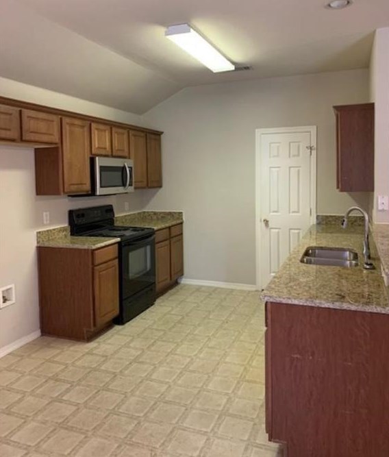 4701 Ashbury Ln, Midlothian, TX 76063