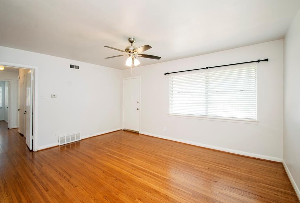 3879 Clover Ln, Dallas, TX 75220