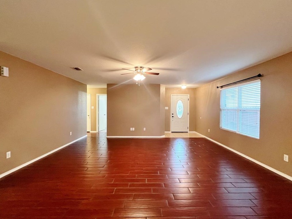 9925 Amaryllis Ln, Fort Worth, TX 76108