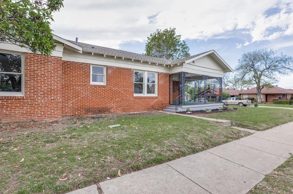 820 Marion Ave, Fort Worth, TX 76104