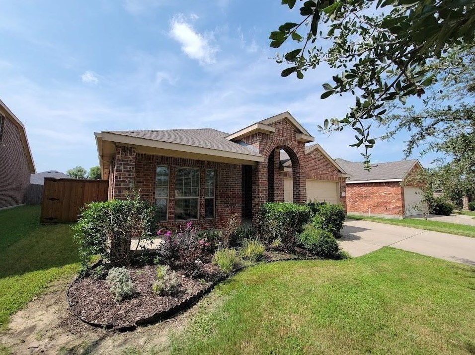130 Meadow Crest Dr, Princeton, TX 75407