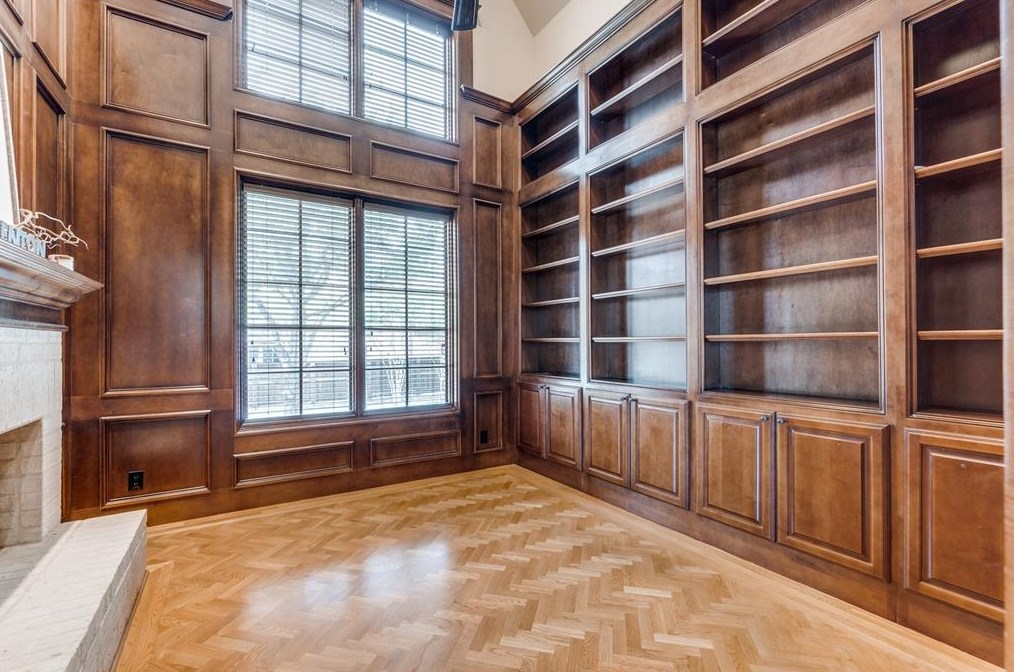 7603 Lovers Ln, Dallas TX  75225-7907 exterior