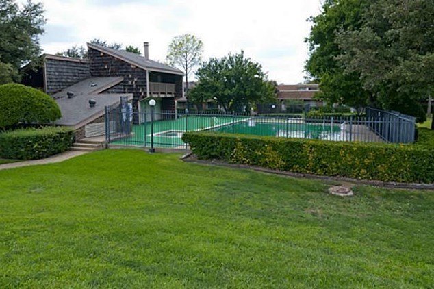 4422 Westminster Dr, Irving, TX 75038