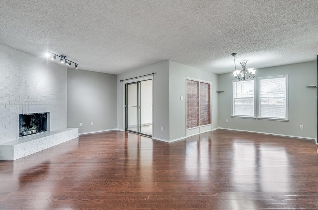 4 Meadow Ln, Bedford, TX 76021