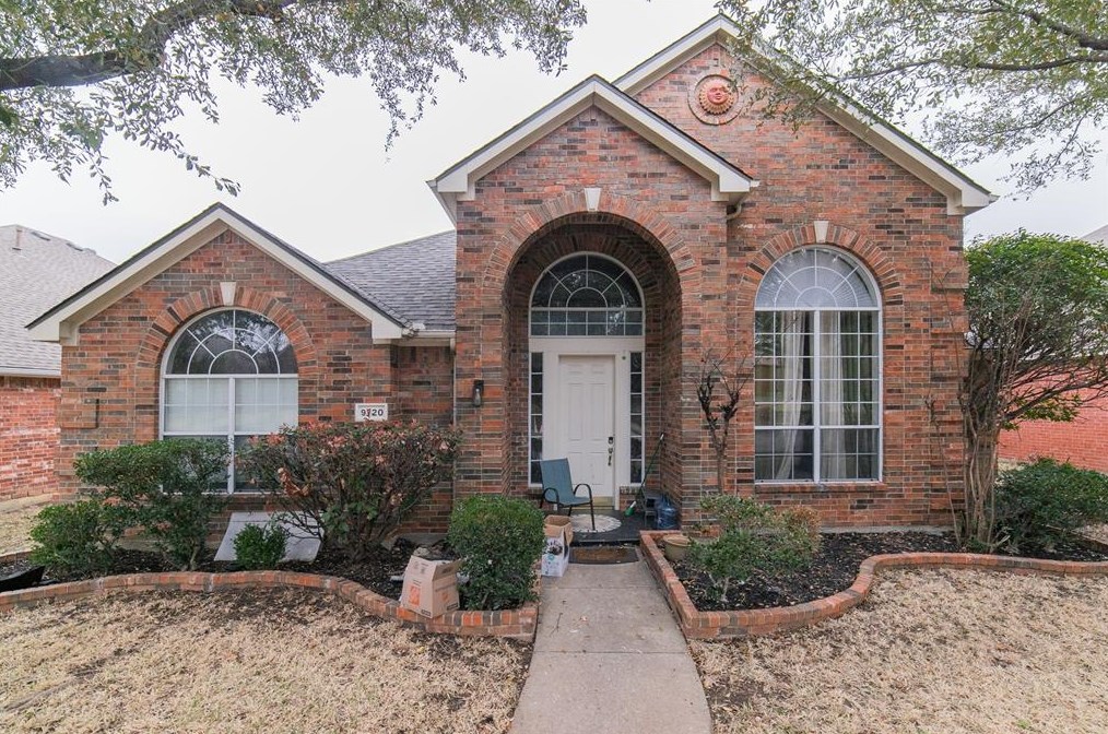 9720 Wolf Creek Dr, Irving, TX 75063