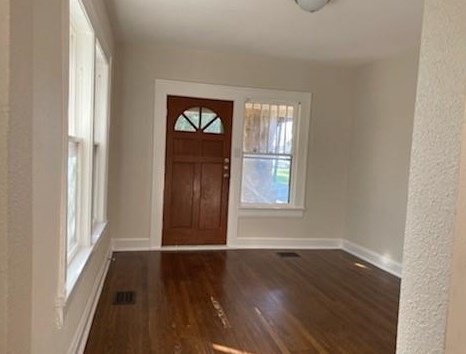 2203 Kenley St, Fort Worth, TX 76107