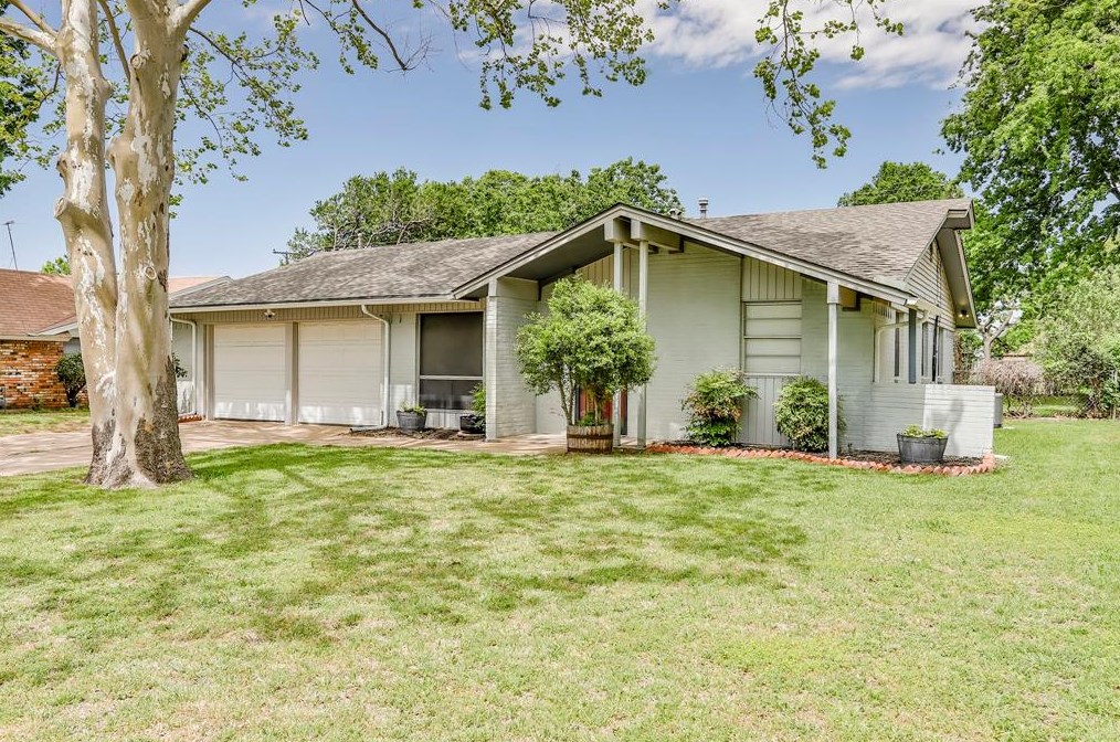 4708 Highgrove Dr, Fort Worth, TX 76132