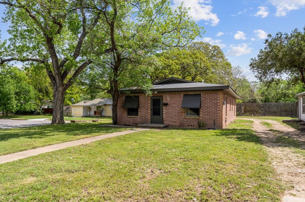 1822 Oakwood St #a, Fort Worth, TX 76117
