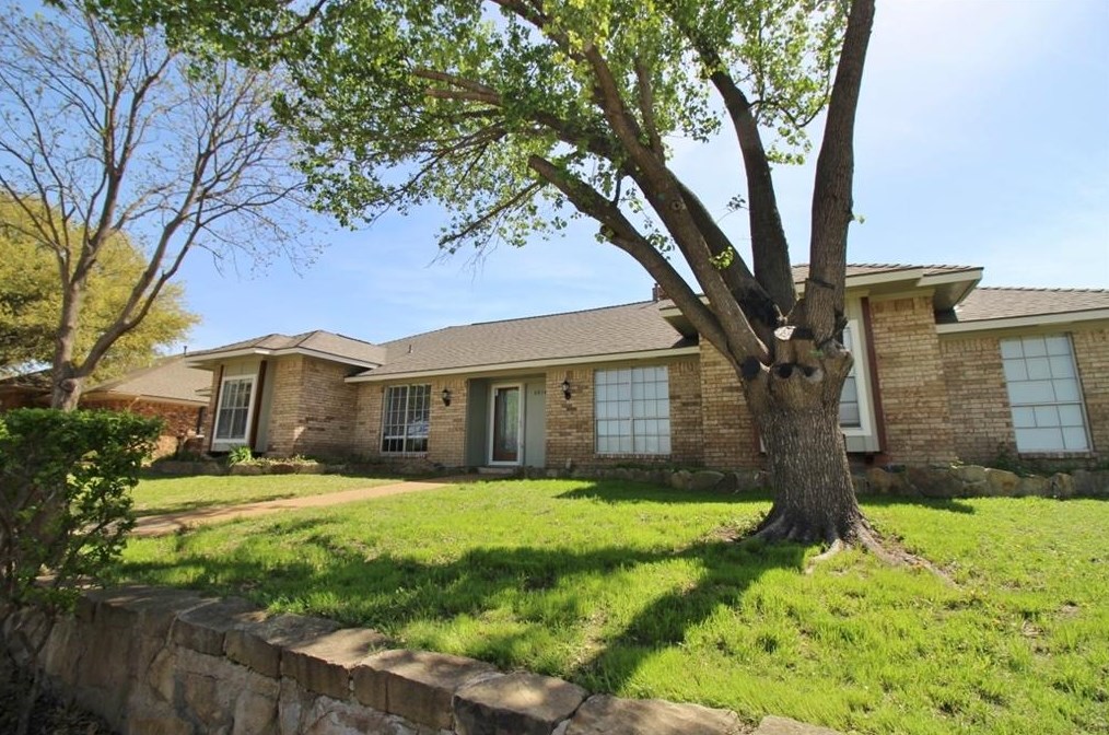 6014 Lakeshore Dr, Rowlett, TX 75089