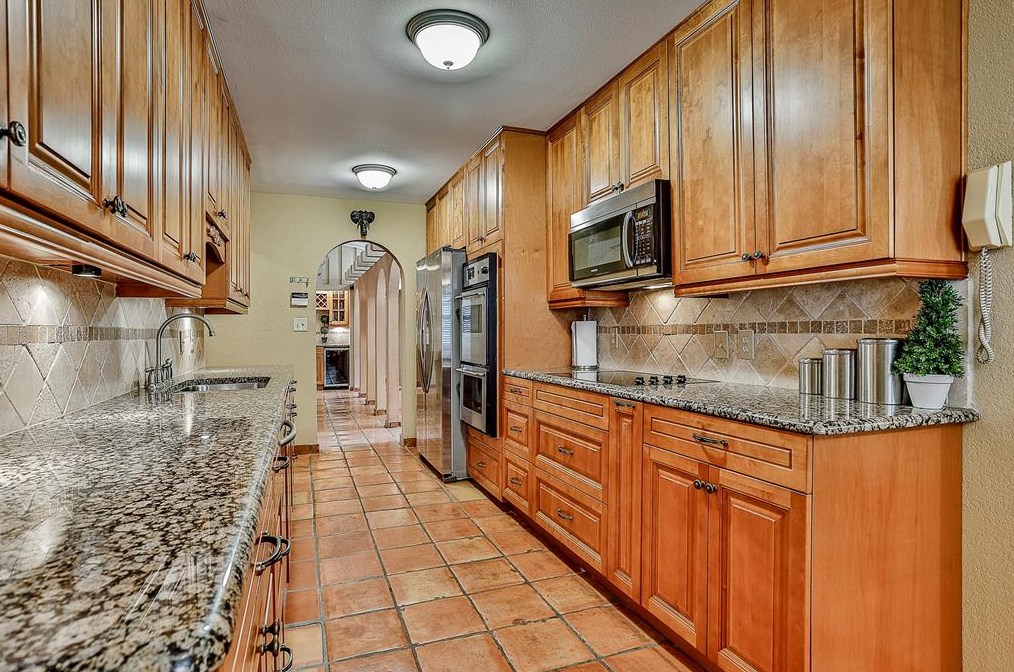 3955 Boca Bay Dr, Dallas, TX 75244