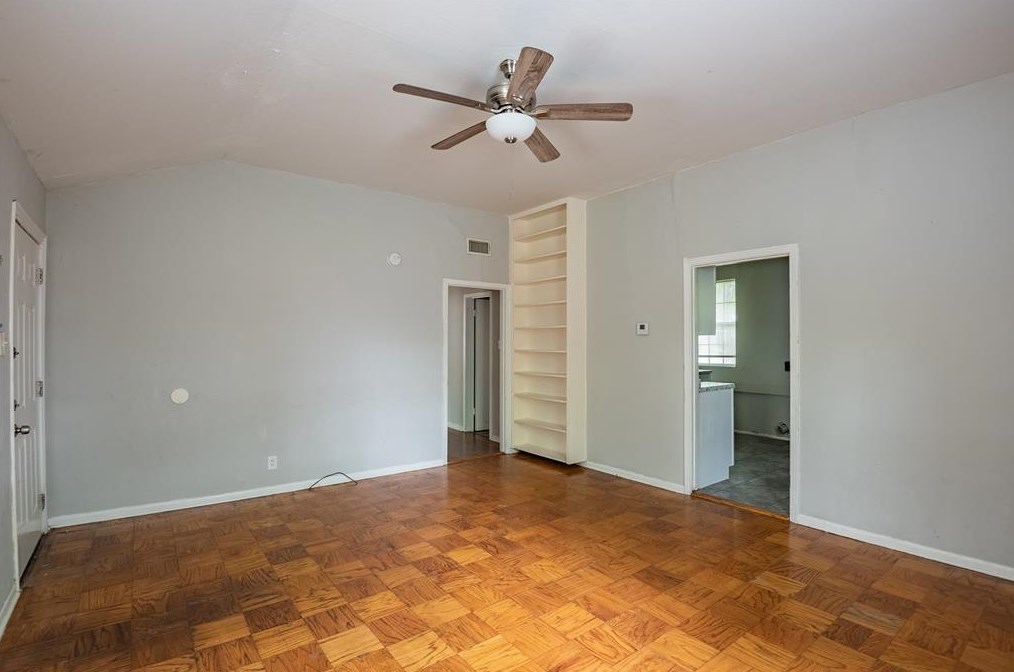 4720 Mccart Ave, Fort Worth, TX 76115