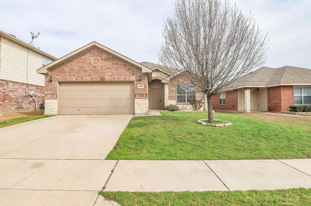 8608 Gray Shale Dr, Fort Worth, TX 76179