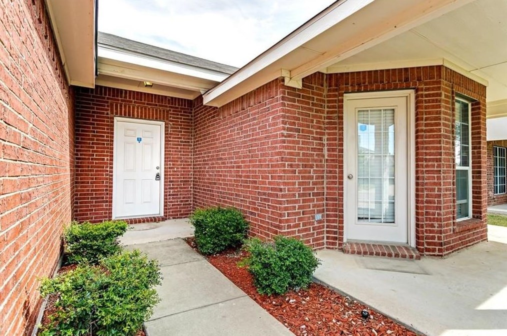 9904 Nixon Dr, McKinney, TX 75070