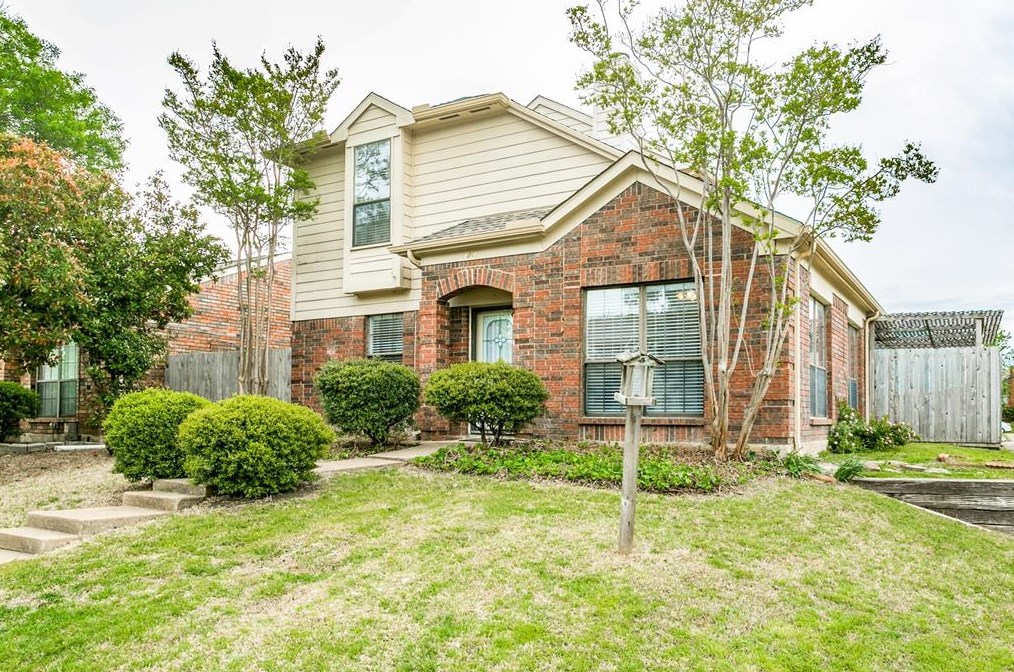 1918 Meadowview Ct, Carrollton, TX 75010