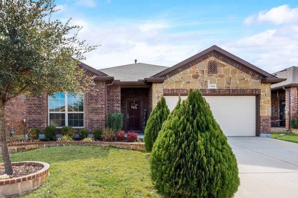 1724 Kachina Lodge Rd, Fort Worth, TX 76131