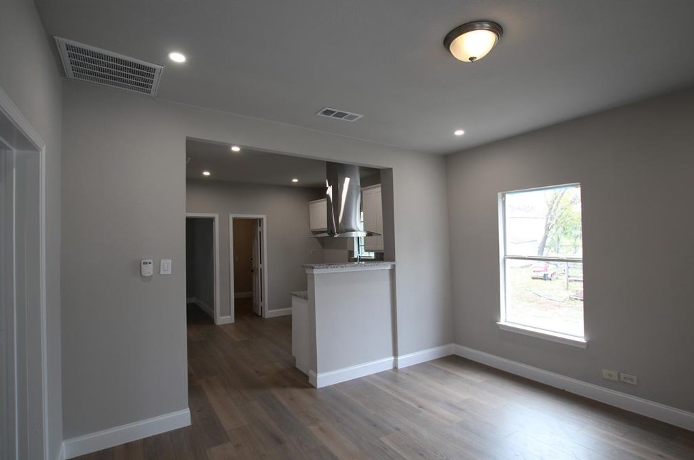 1014 W Crawford St, Denison, TX 75020