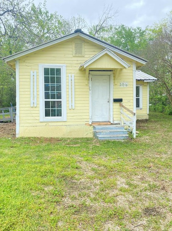305 4th St, Paris, TX 75460-4142