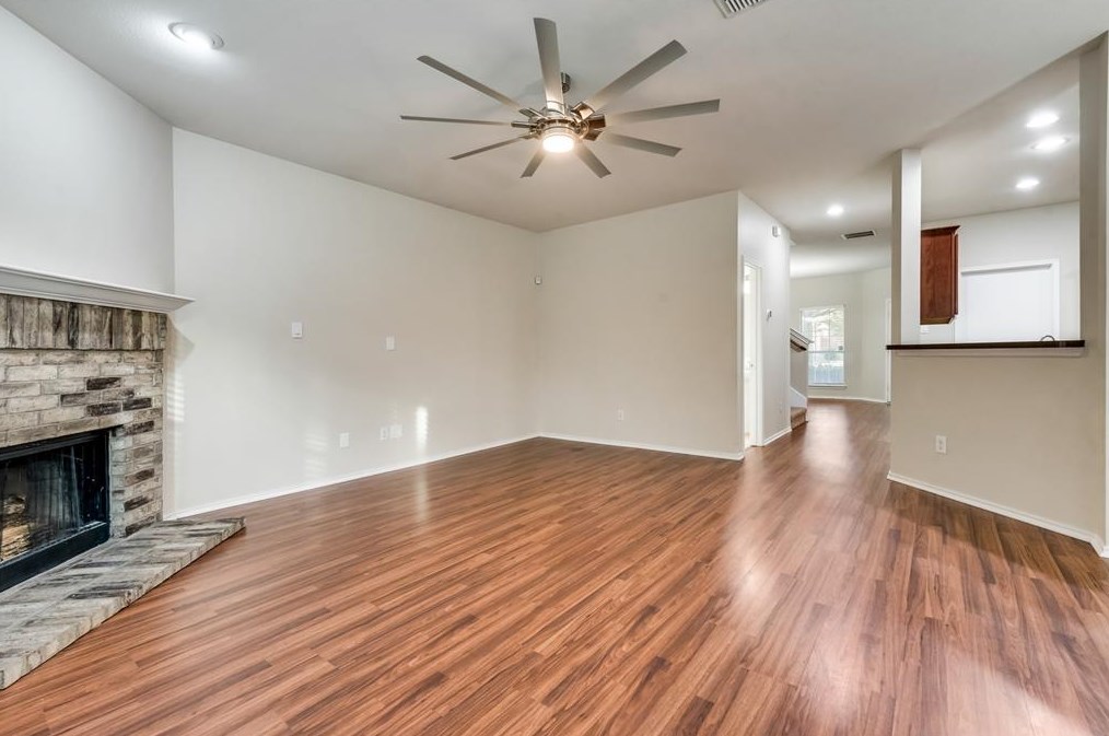 1729 Ironworks Dr, Dallas TX  75253-3839 exterior