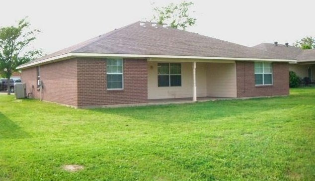 332 Windjammer Rd, Gun Barrel City, TX 75156