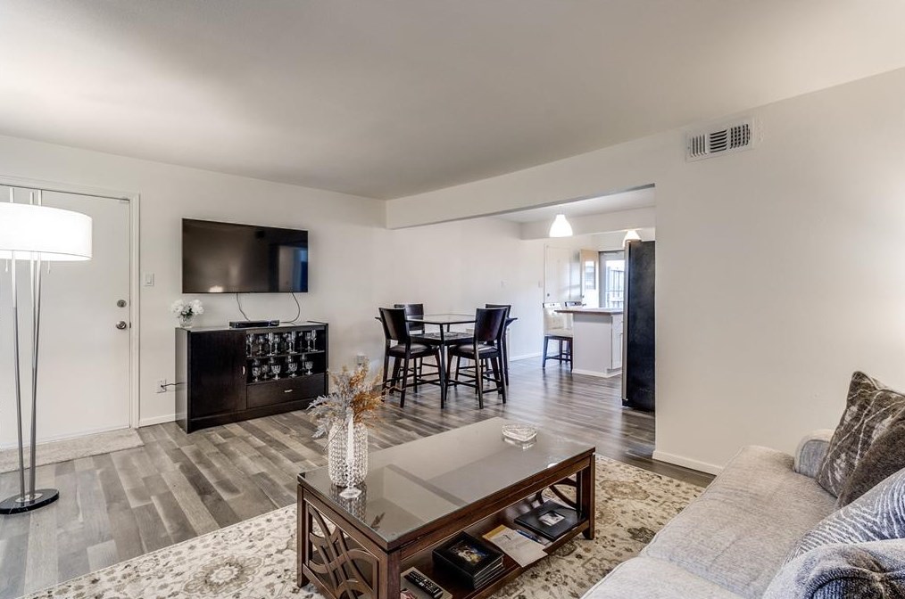 5819 Sandhurst Ln Apt B, Dallas, TX