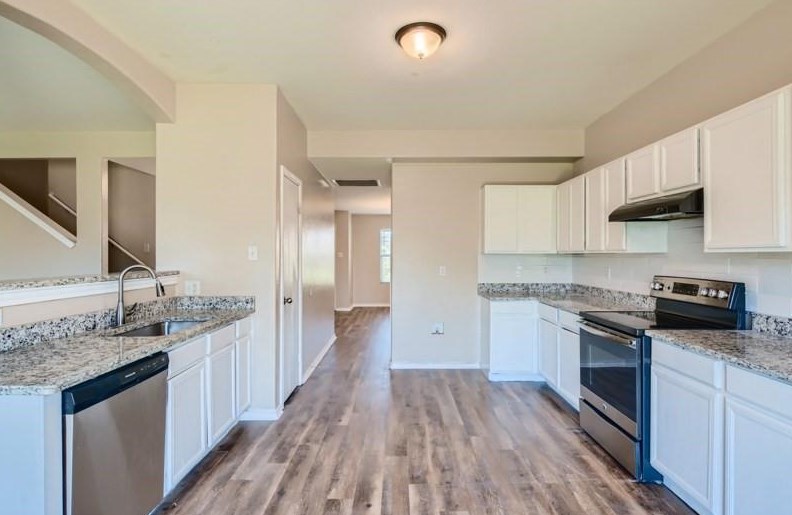 712 Locustberry Dr, Oak Leaf, TX 75154