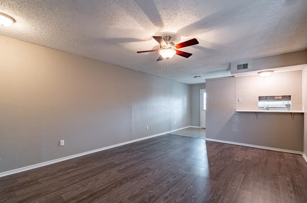 400 Cambridge Dr #402, Fort Worth, TX 76179