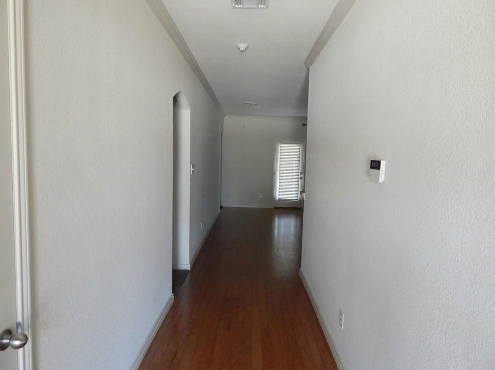 1021 N Rhea Dr, Fort Worth, TX 76108