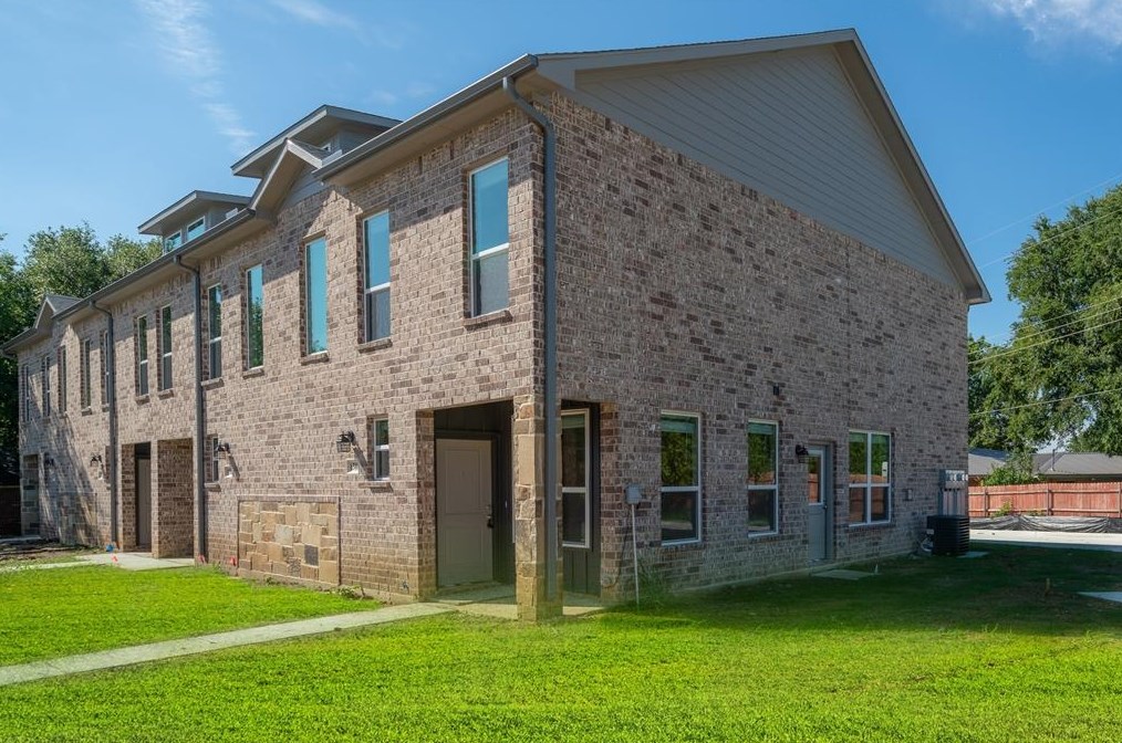 6504 Park Pl Dr, Fort Worth, TX 76118