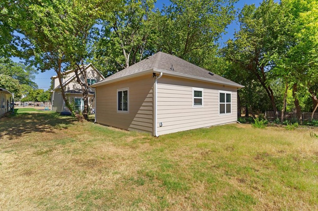 315 N Bradshaw St, Denton, TX 76209