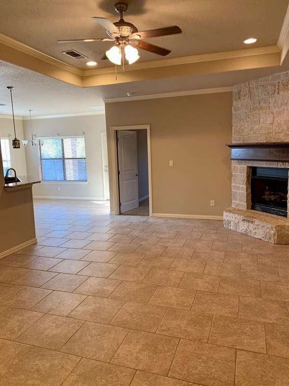 1435 Lauren Ln, Granbury, TX 76048