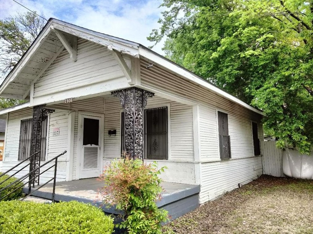 2906 Pine St, Dallas, TX 75215-3944