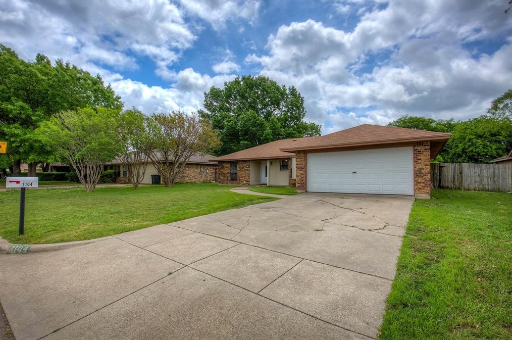 1104 Tobie Layne St, Fort Worth, TX 76126