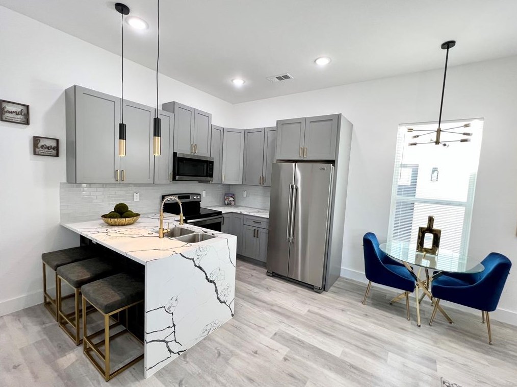 2218 Dyson St, Dallas, TX 75215