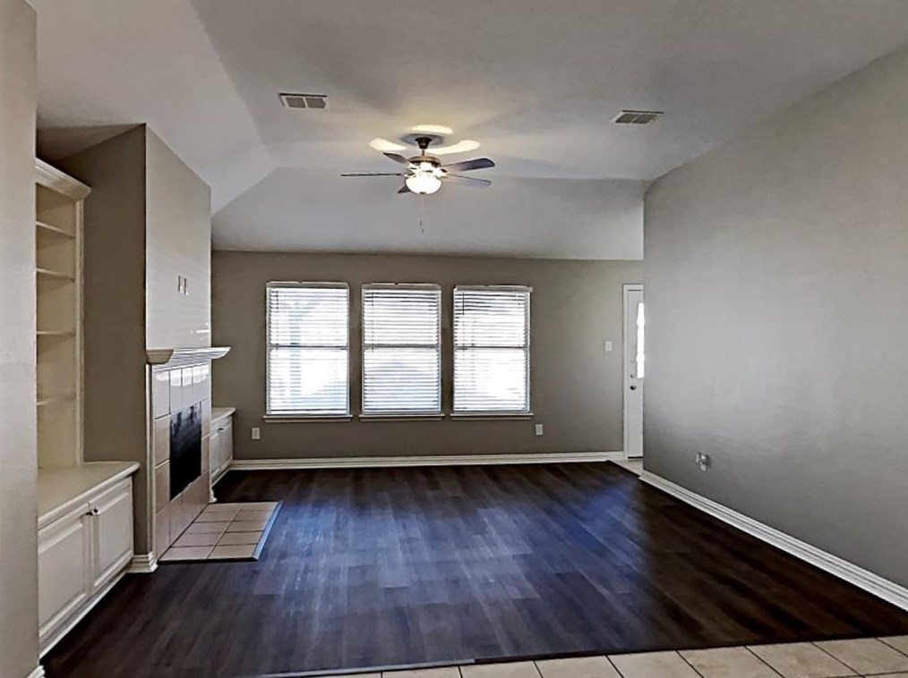 5449 Caribou Ridge Dr, Fort Worth, TX 76137