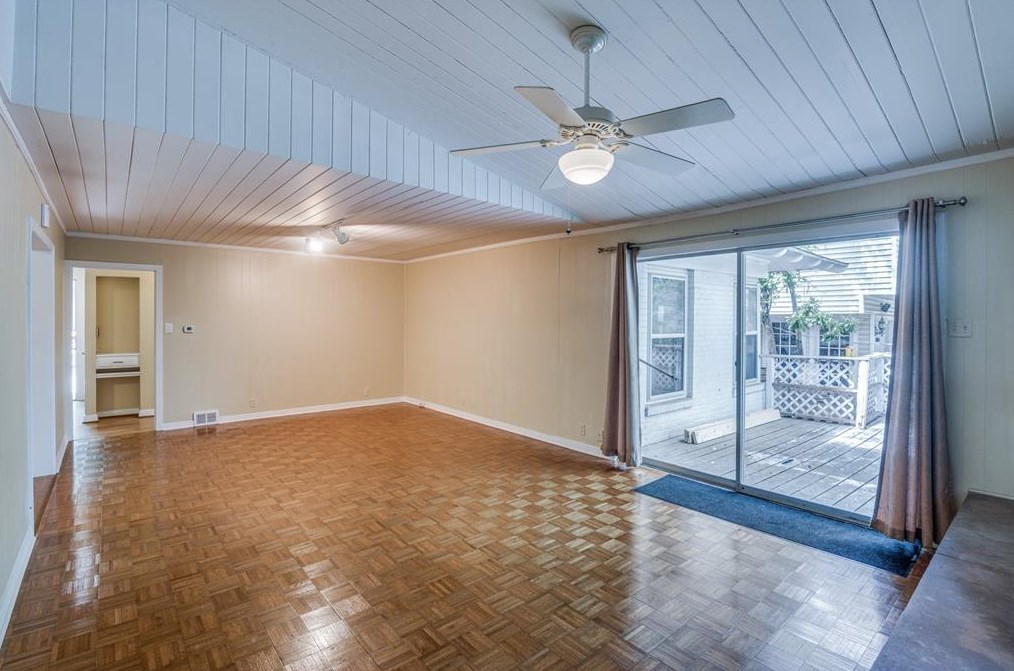 1842 Mayflower Dr, Dallas TX  75208-3111 exterior