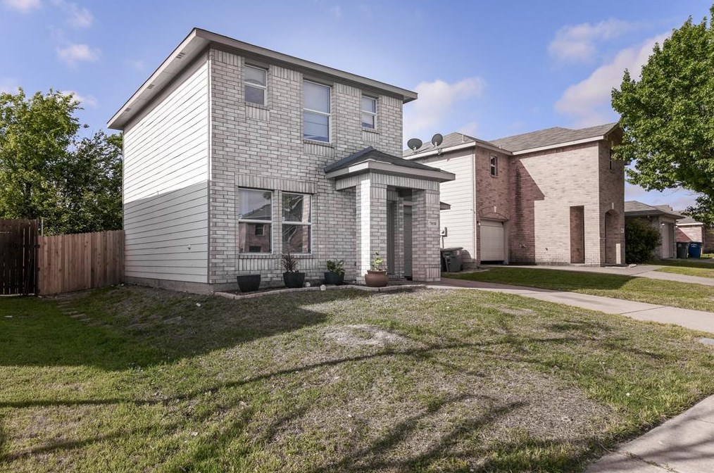 7010 Wax Berry Dr, Dallas, TX 75249-1363