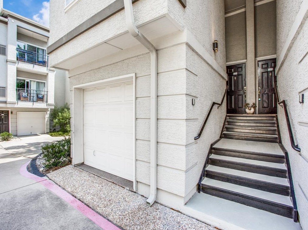 2201 Wolf St Apt 4206, Dallas, TX 75201