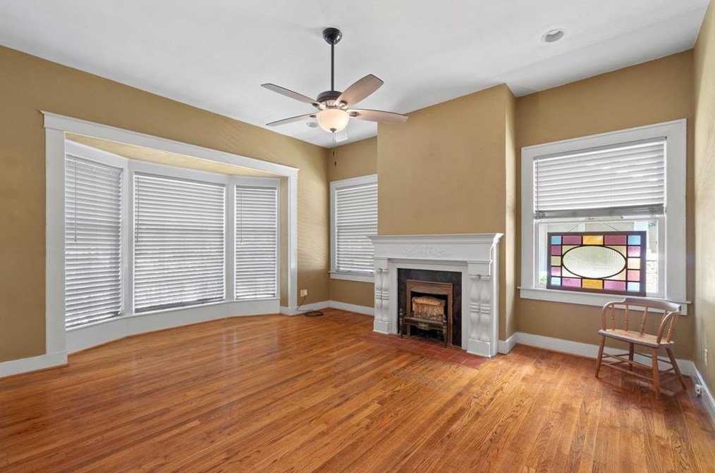 120 N Willomet Ave, Dallas, TX 75208