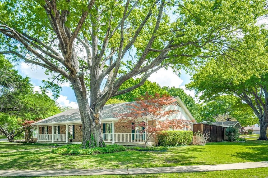 922 Blue Lake Cir, Richardson, TX 75080