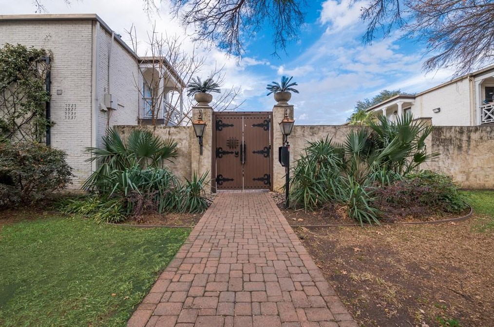 5927 E University E #121, Dallas, TX 75206
