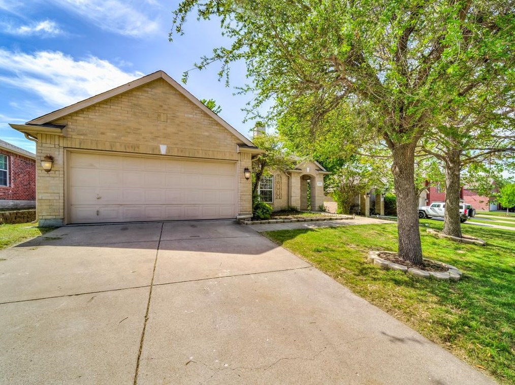 813 Essex Dr, McKinney, TX 75071