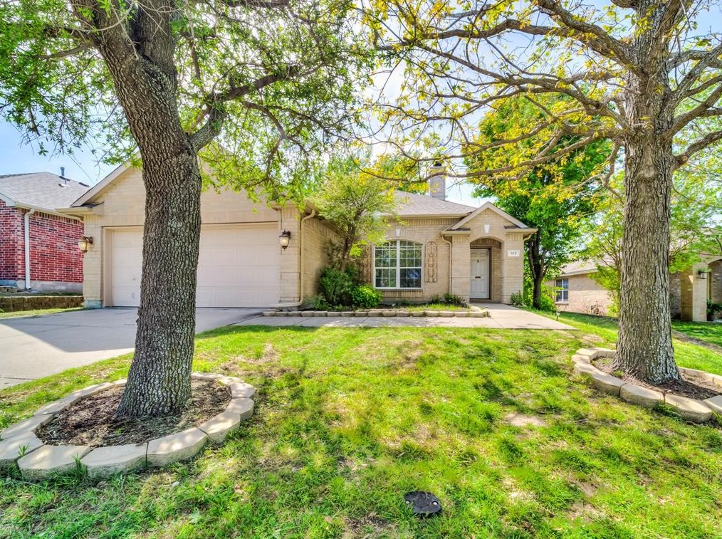 813 Essex Dr, Mckinney TX  75071-6087 exterior